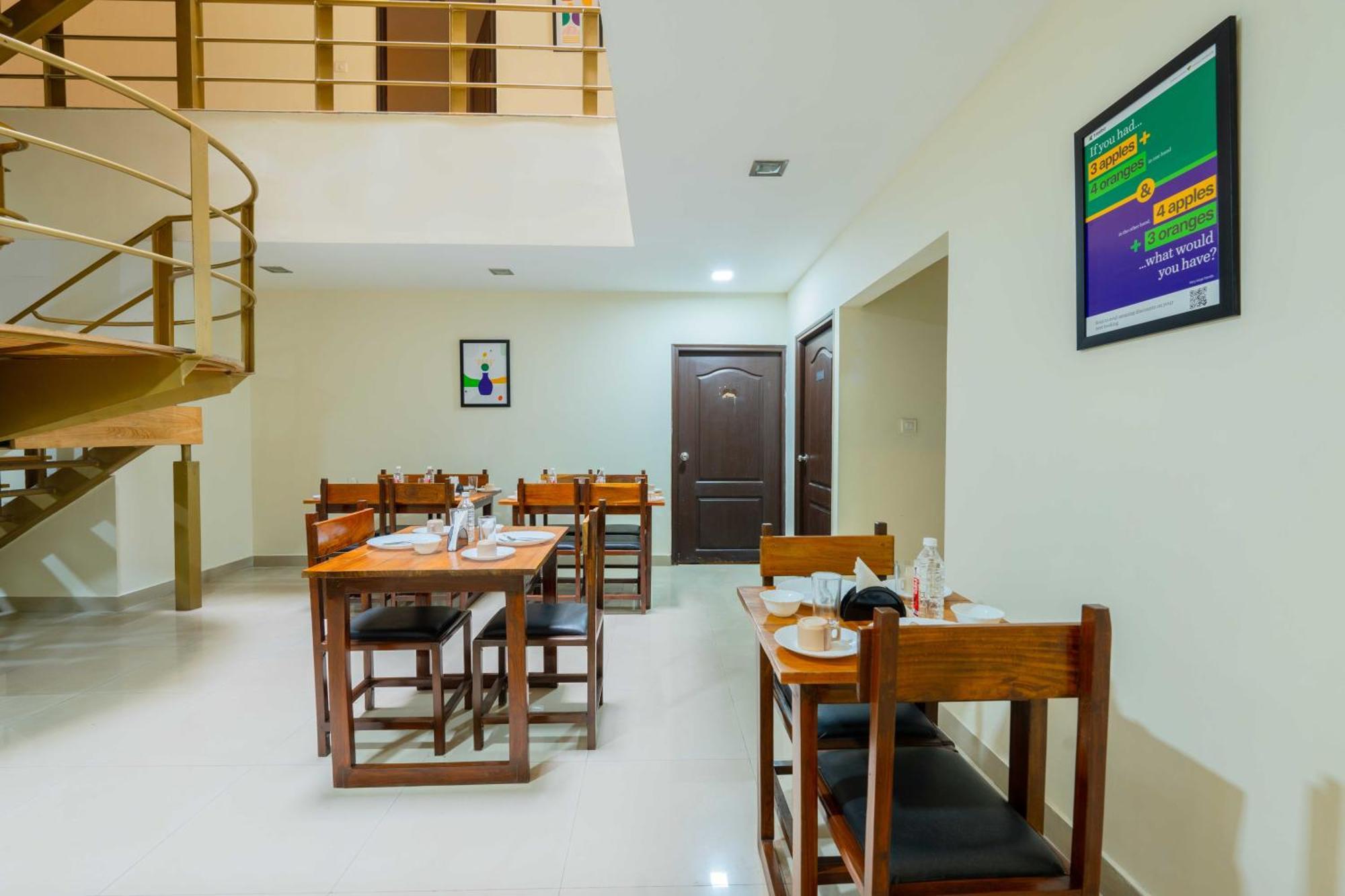 Treebo Ivory White Inn Bangalore Buitenkant foto