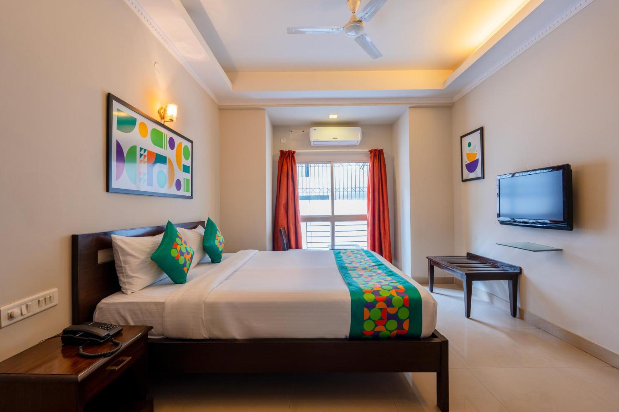 Treebo Ivory White Inn Bangalore Buitenkant foto