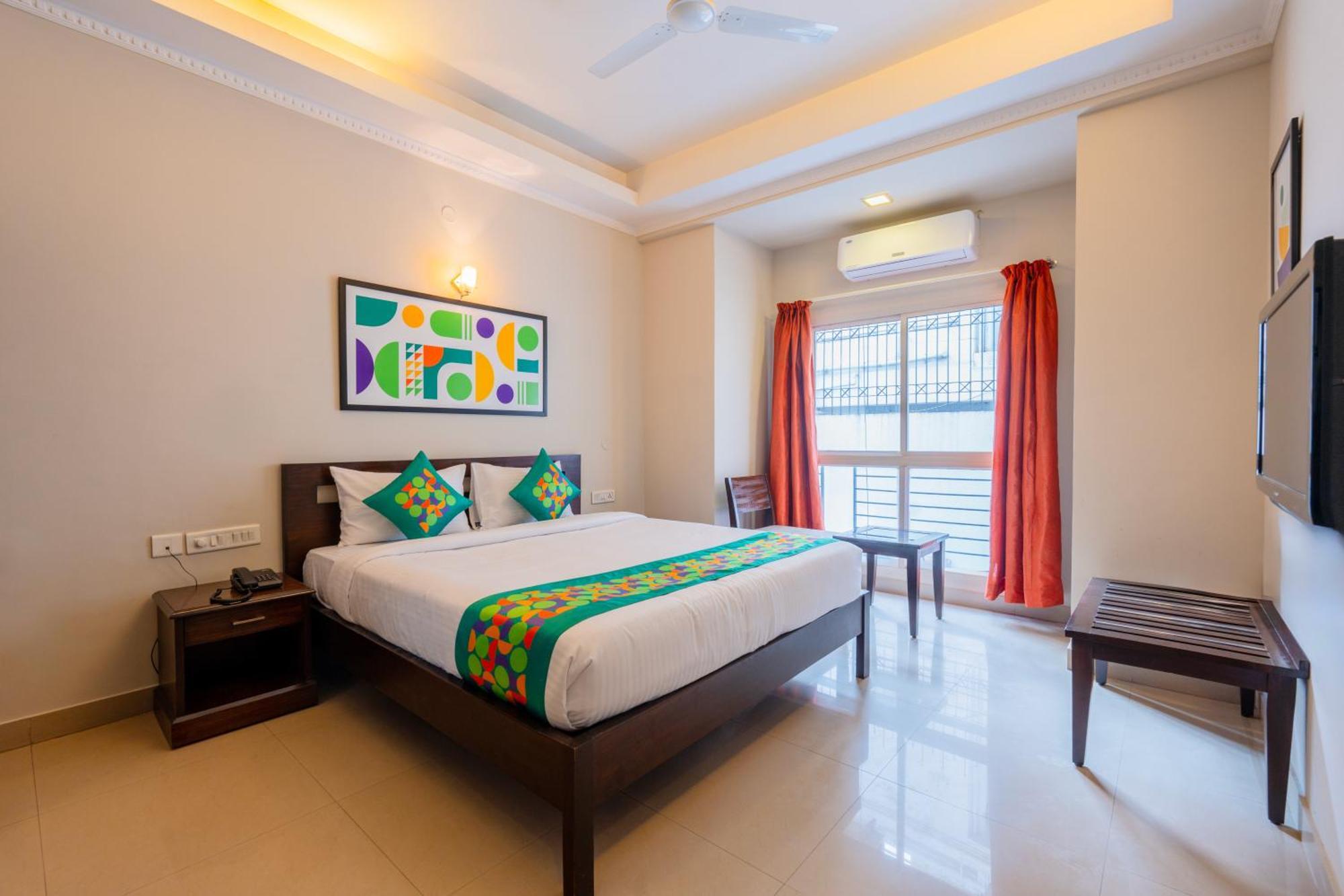 Treebo Ivory White Inn Bangalore Buitenkant foto